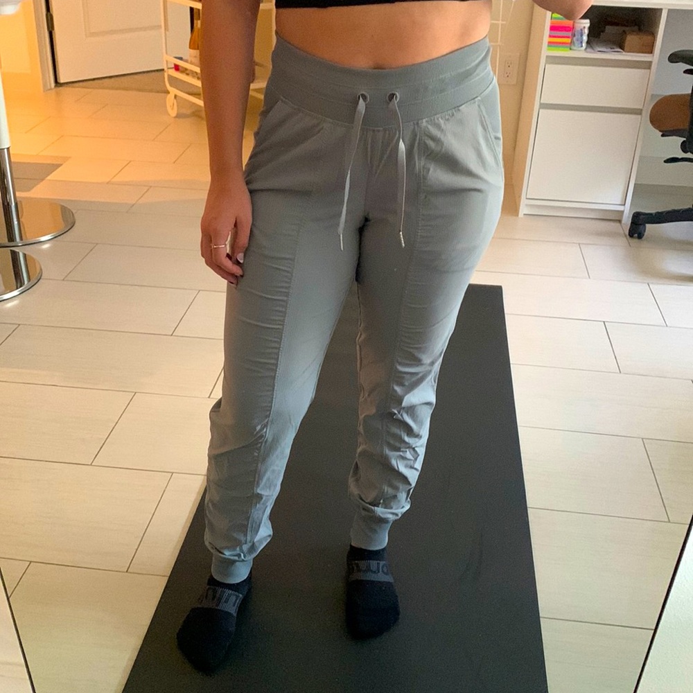 lululemon Dance Studio MR Jogger Rhino Grey Size 4